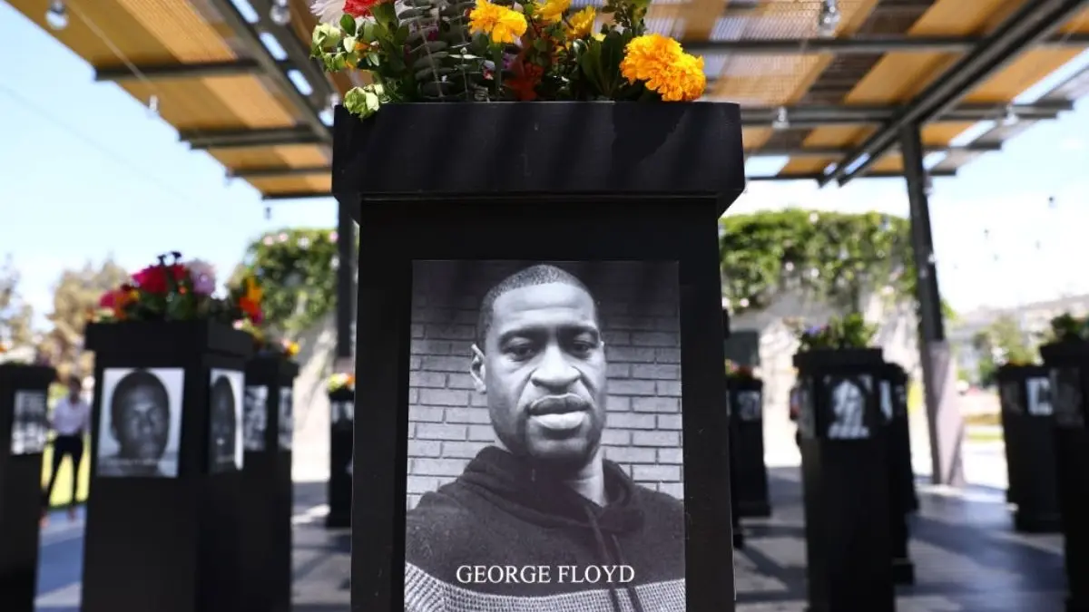 lui george floyd i se va construi statuie in union square din new york