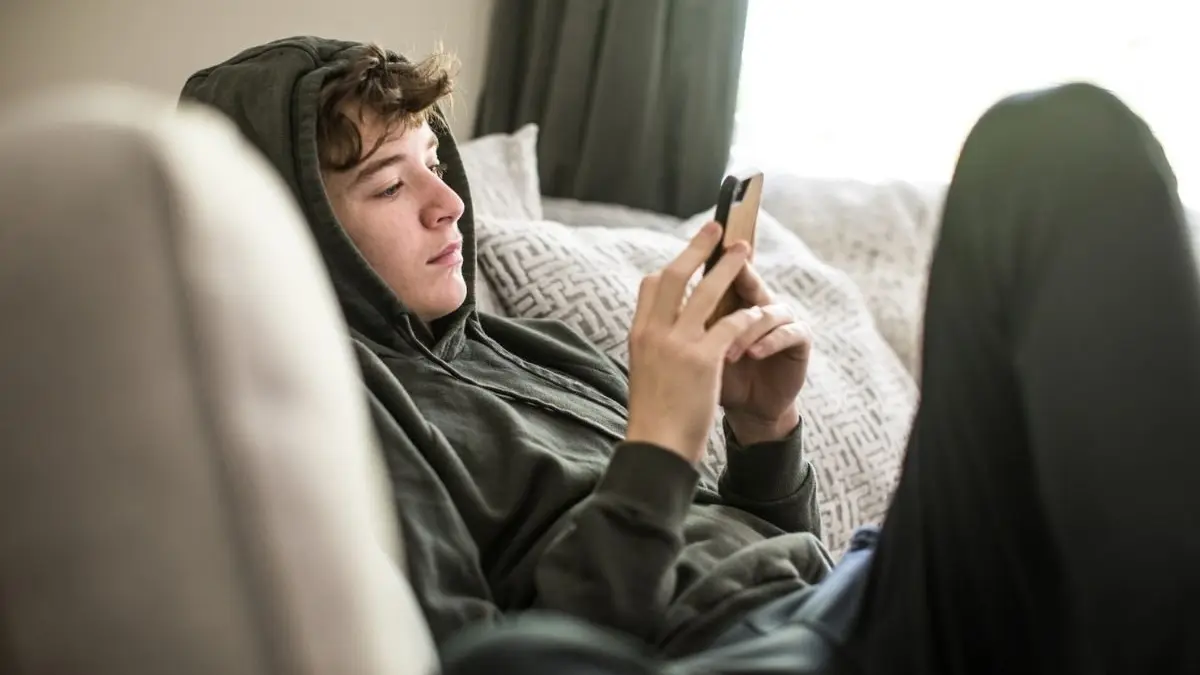 facebook va restrictiona reclamele pentru copii si adolescenti pe baza intereselor lor sau a