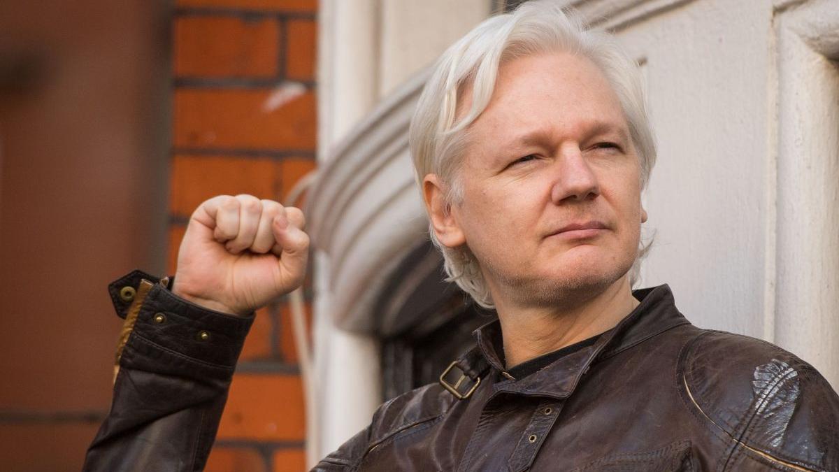 julian assange ecuador cetatenie wikileaks chelsea manning extradare sua