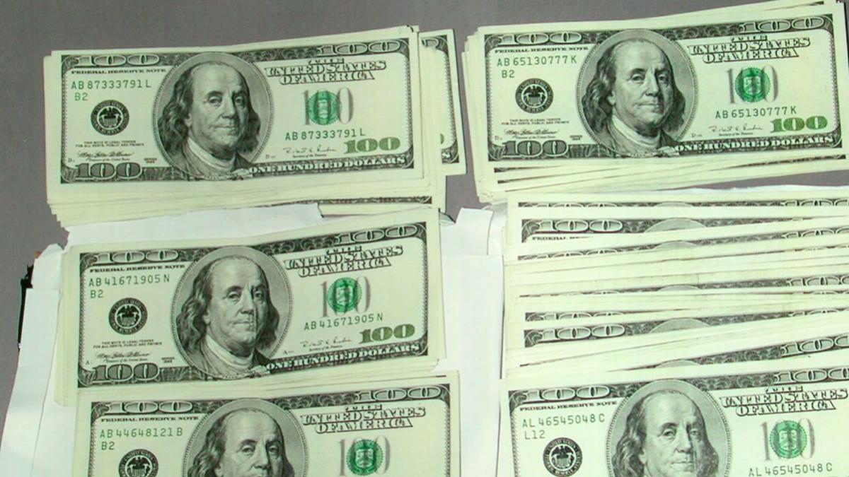 joe biden 100 dolari vaccinati complet angajati guvernamentali