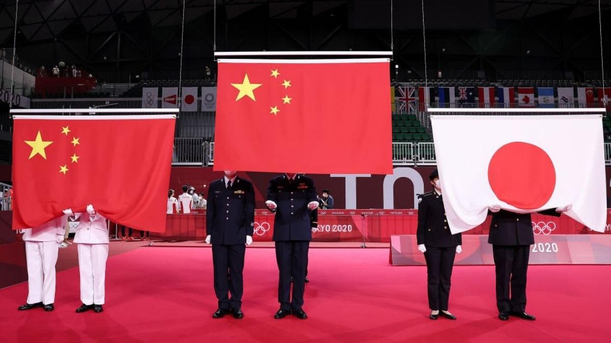 un om a fost arestat dupa ce a huiduit la imnul chinei in timpul jocurilor olimpice de la tokyo