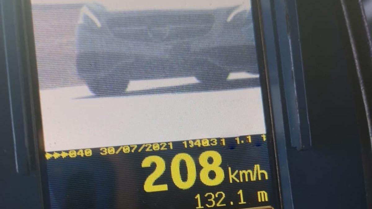 viteza excesiva drum national olt sofer condus peste 200 kilometri ramas fara permis amendat