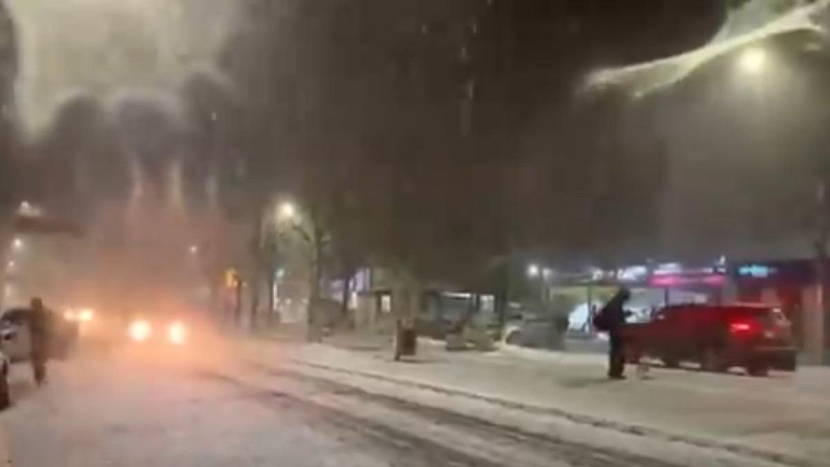 vremea a devenit atat de extrema incat brazilia e acoperita cu zapada am 62 de ani si nu vazusem