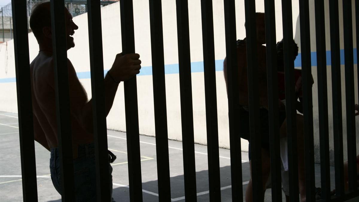 doi tineri braila inchisoare viol