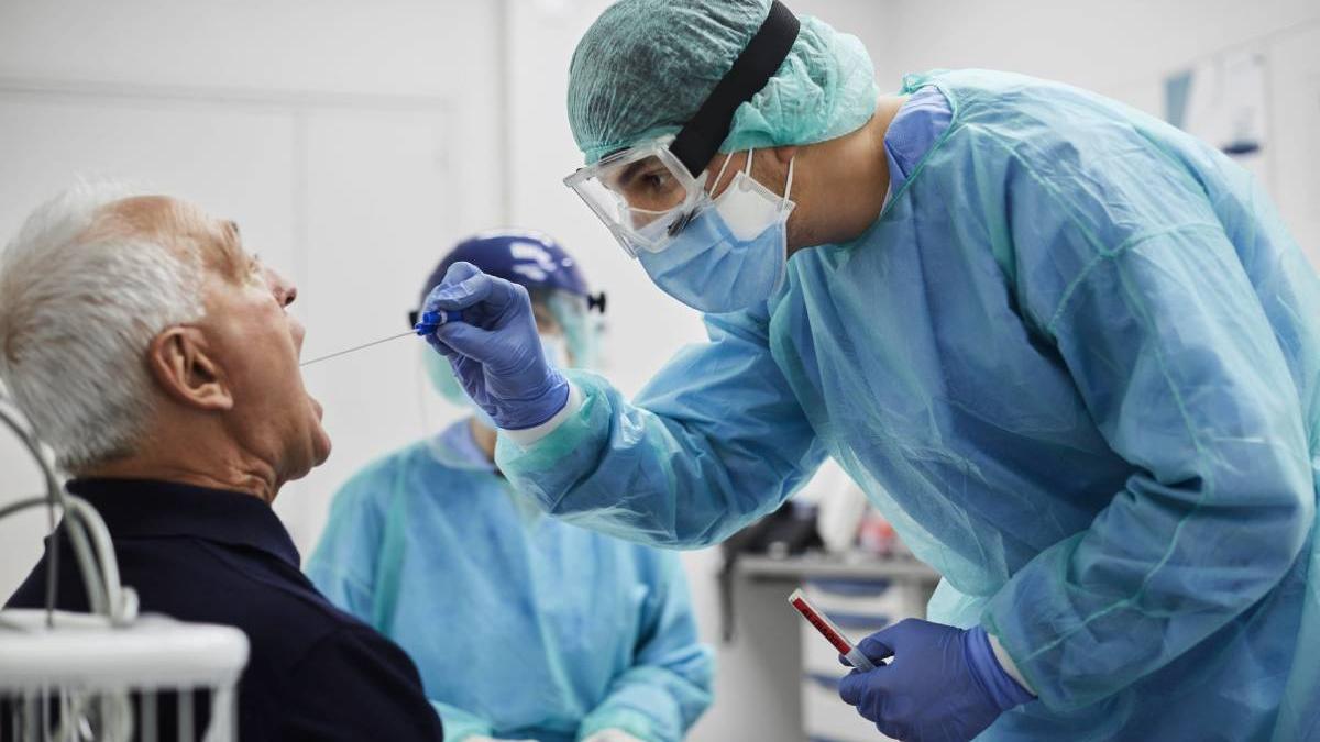 23000 persoane confimate coronavirus dupa prima doza vaccin