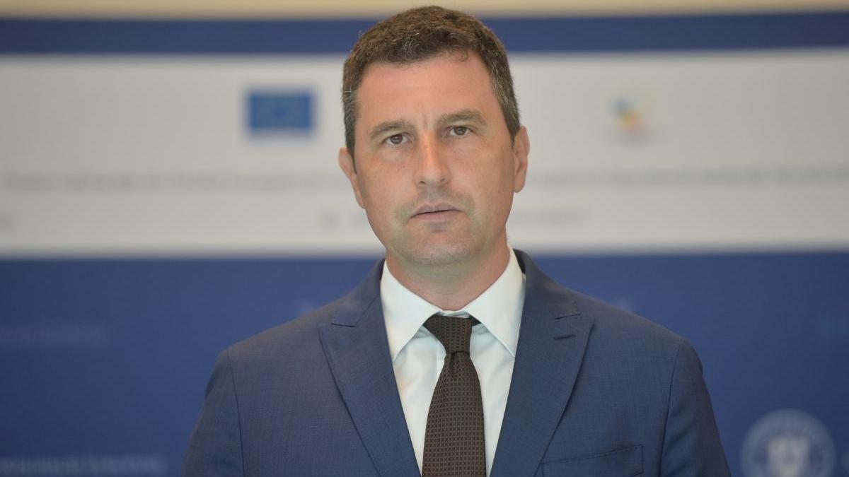 tanczos barna lemn furat