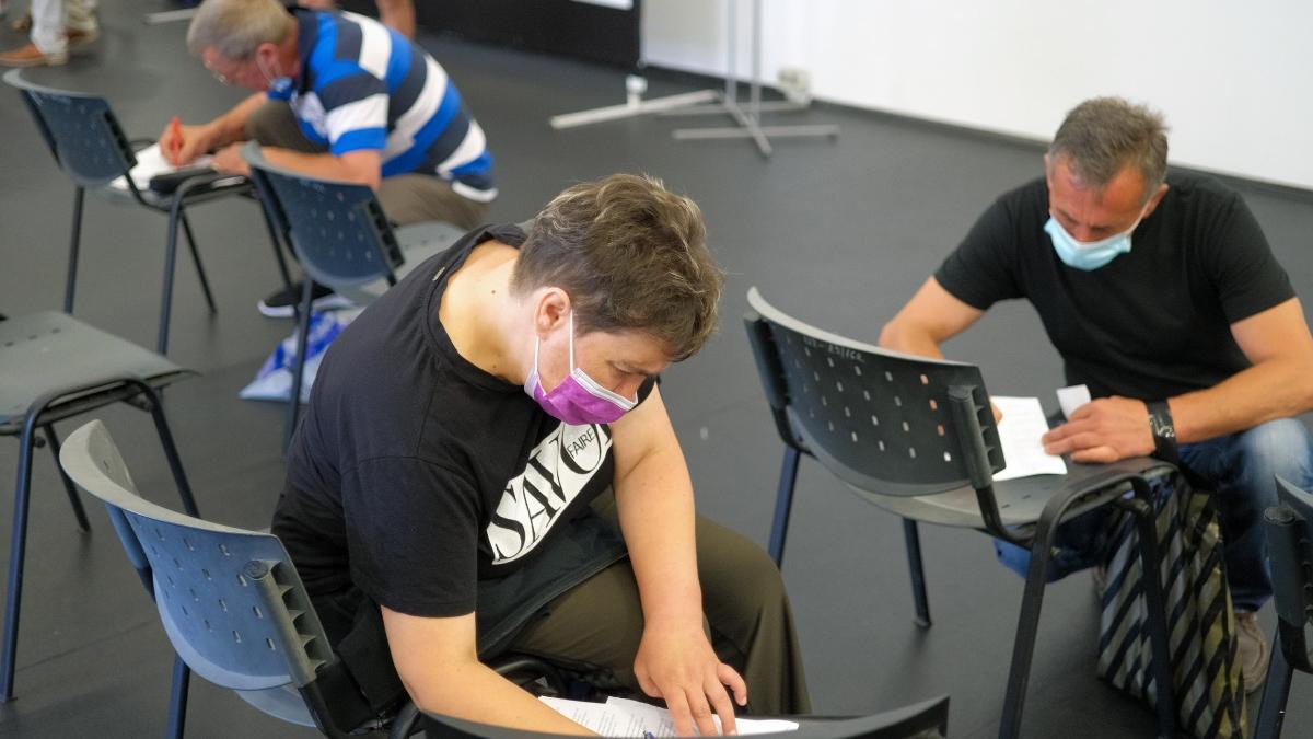 peste 20 000 de locuri de munca disponibile in romania