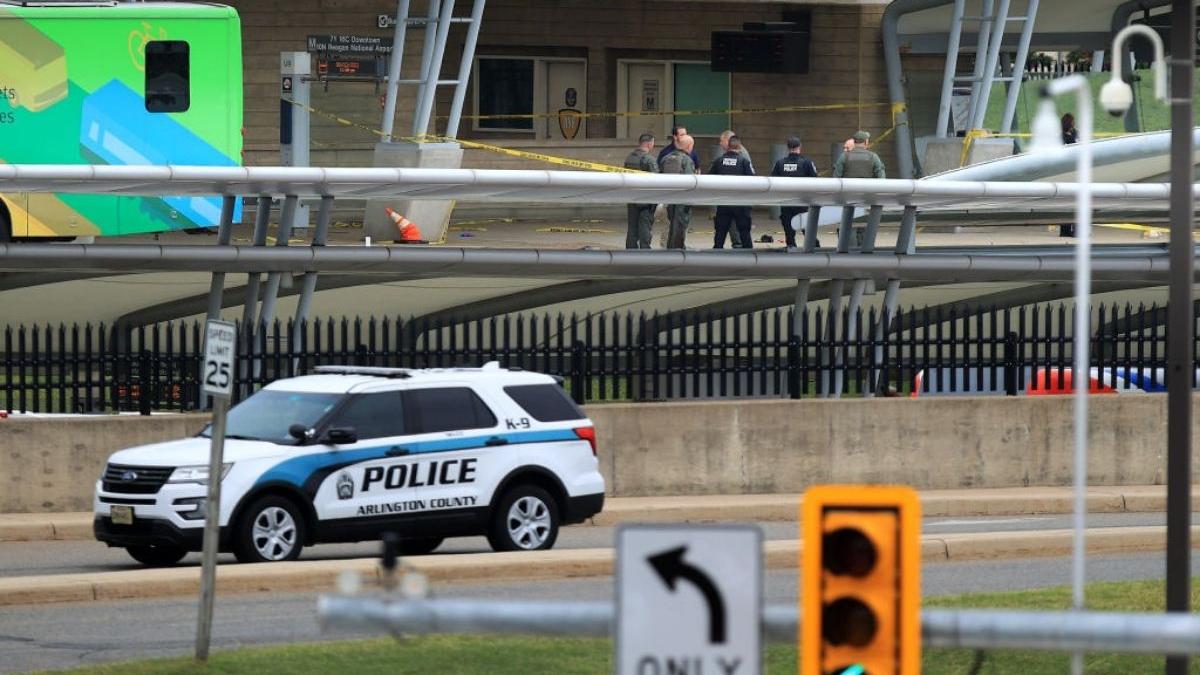 suspectul care a ucis un politist langa pentagon s a impuscat cu arma pe care a furat o de la acesta