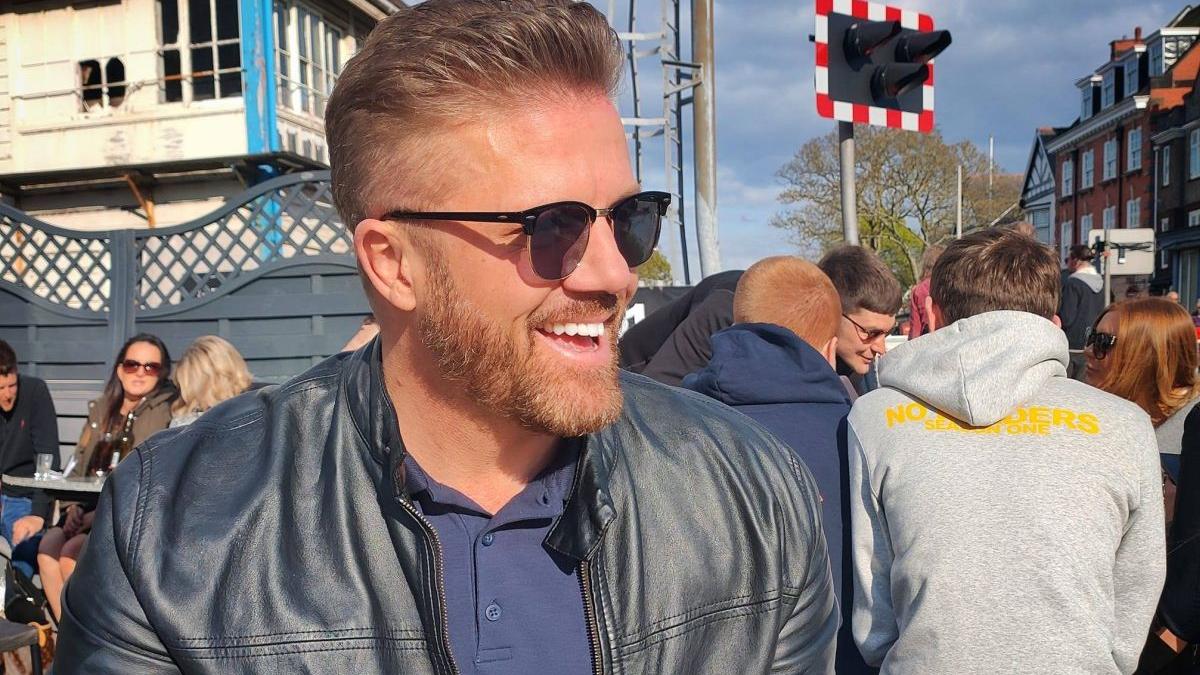 culturist britanic john eyers mort fara vaccin covid