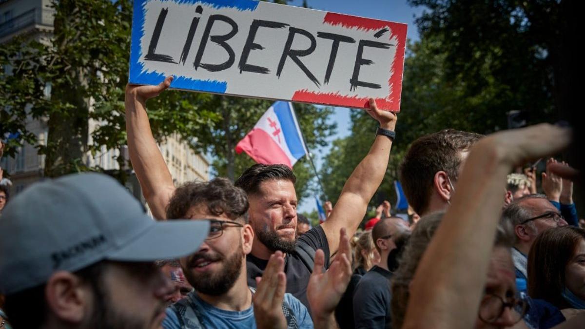 in ciuda protestelor violente franta valideaza permisul sanitar vor fi totusi blocate unele