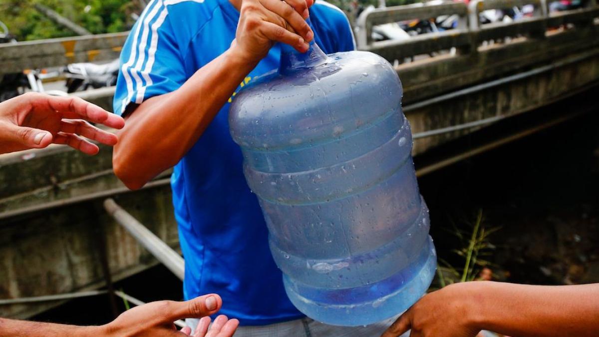 apa imbuteliata daunatoare apa robinet