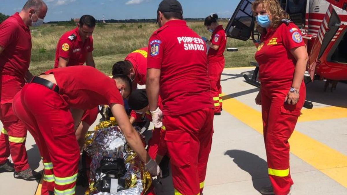 fata curentata vagon gara roman stare critica