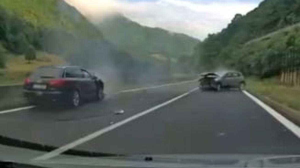 accident valea oltului doua masini ciocnit frontal violent linie continua