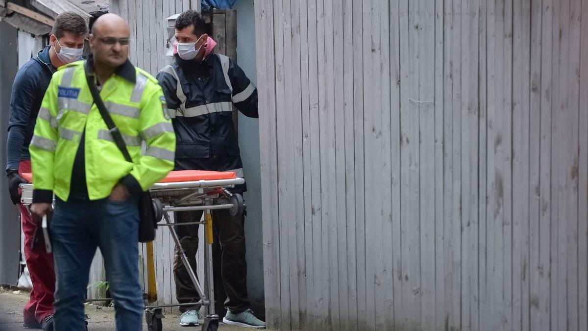 barbat probleme psihice si a decapitat mama runcu valea mare