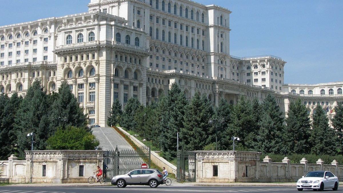 capitala gropilor asfaltari facute de mantuiala si lucrari lasate de izbeliste