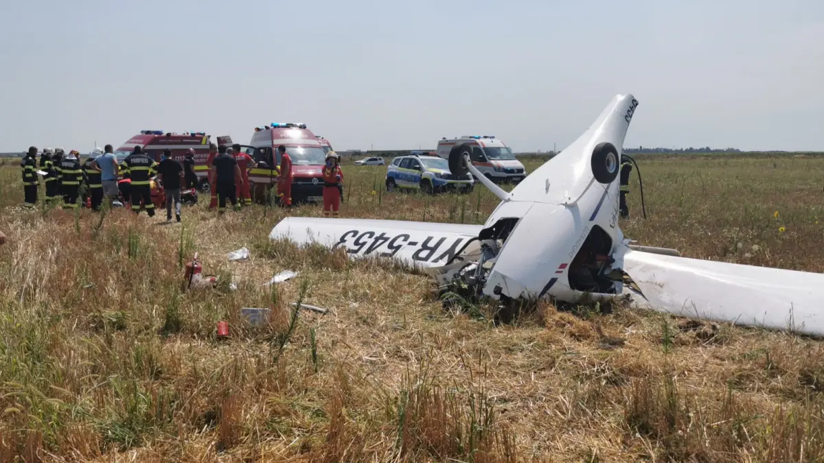 un avion de mici dimensiuni a aterizat fortat in chitila