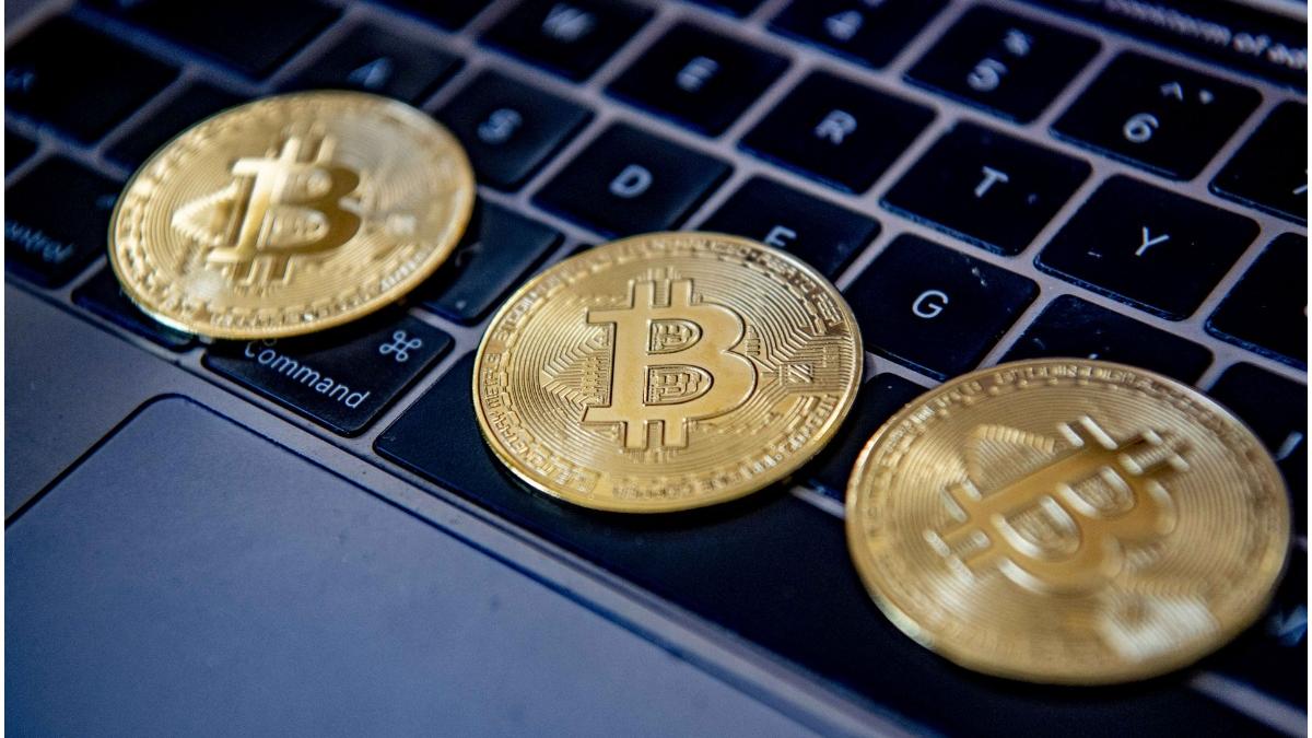 hackeri furt criptomonede 600 de milioane dolari