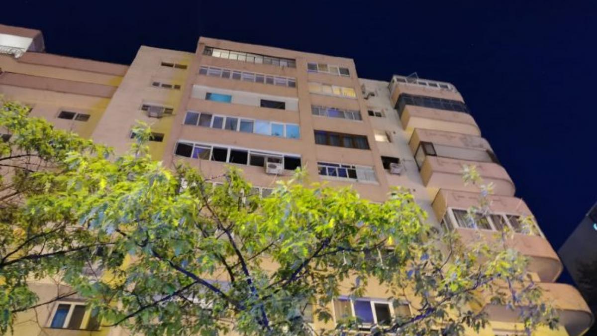 tragedie ploiesti doi copii au cazut de la etajul 8 al unui bloc
