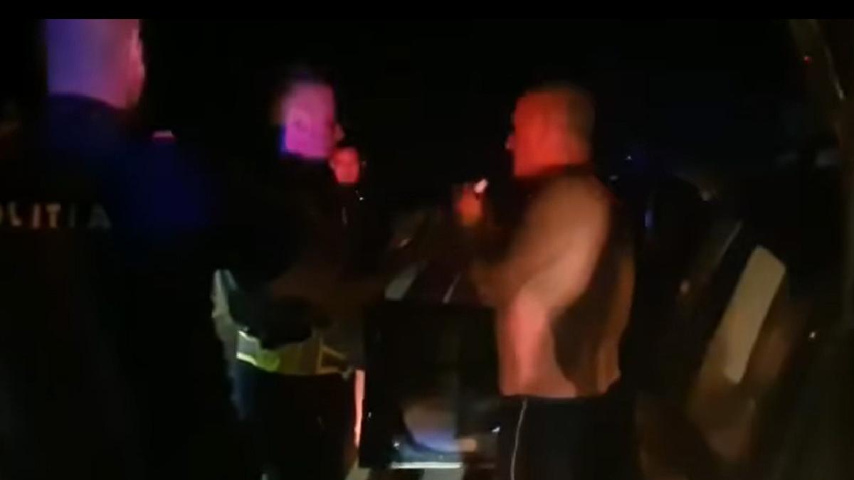 replica unui sofer beat prins de politisti pe contrasens