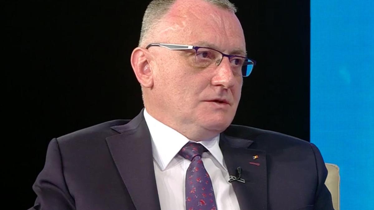 sorin cimpeanu ministrul educatiei a cerut verificarea propriei teze de doctorat