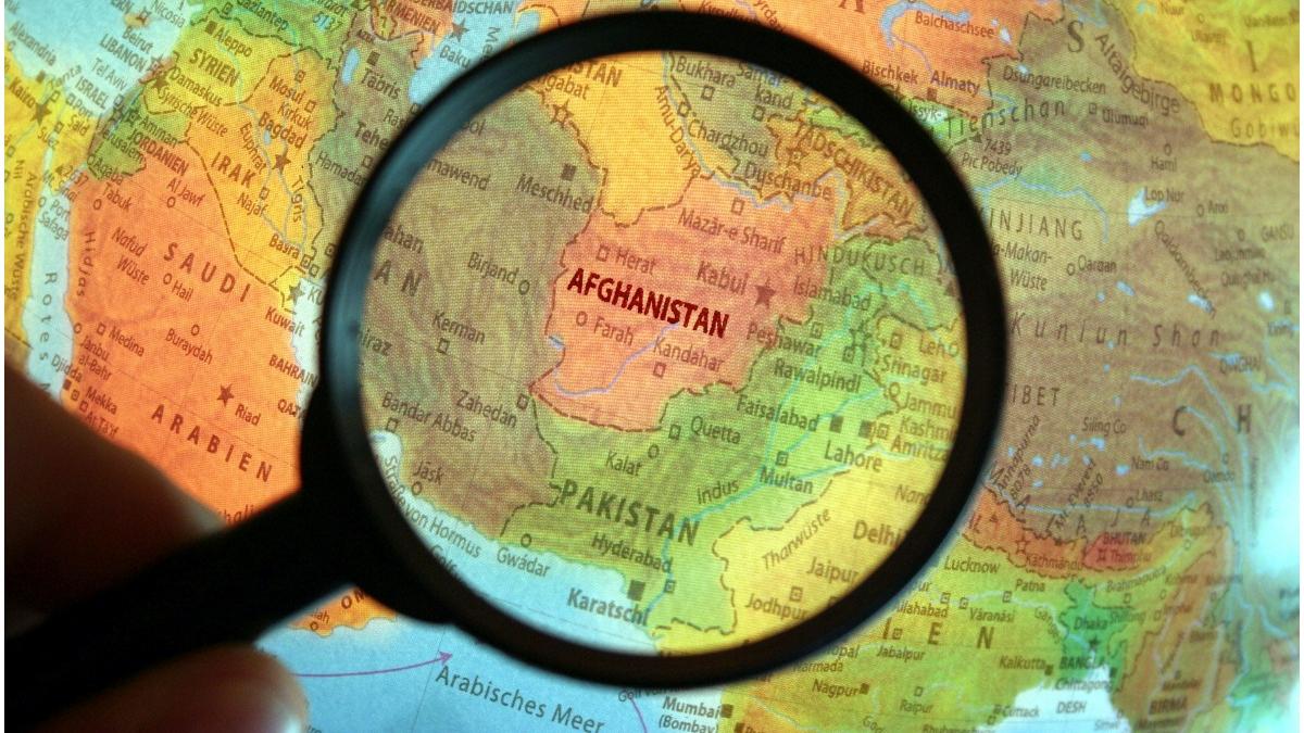 companii aeriene redirectioneaza zboruri afganistan