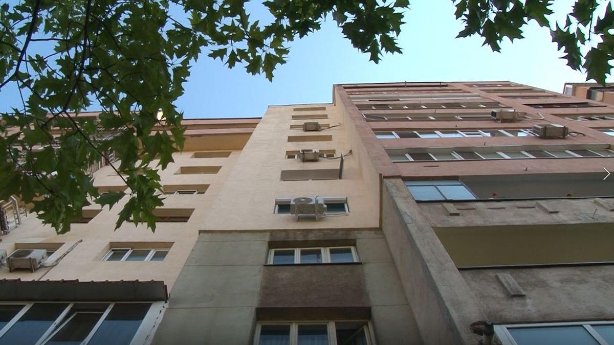 barbat resita mort cazut geam apartament