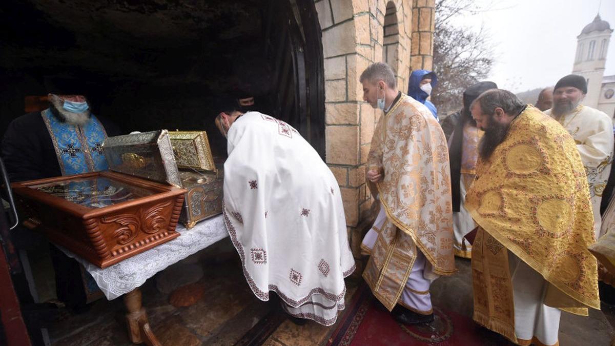 barbat carantina fuga manastire dosar penal