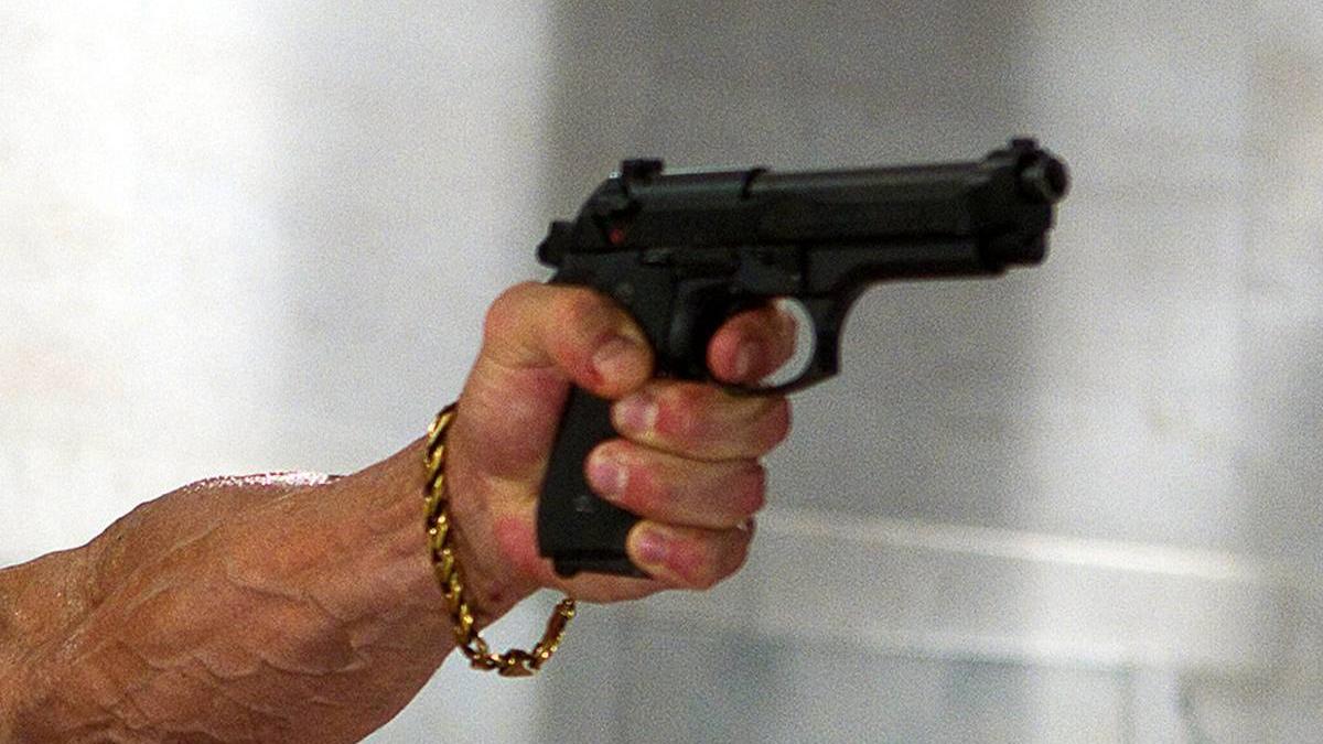 romanca 20 ani impuscata cap iubit italian criza nervi