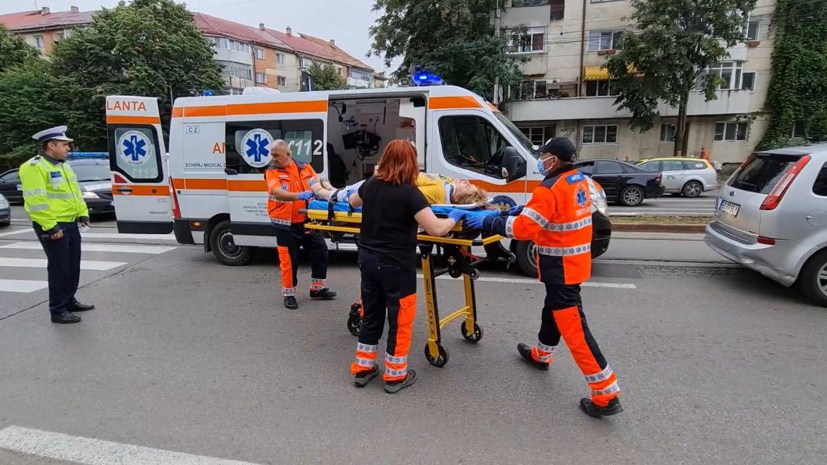 bunica copilul brate loviti trecere pietoni botosani