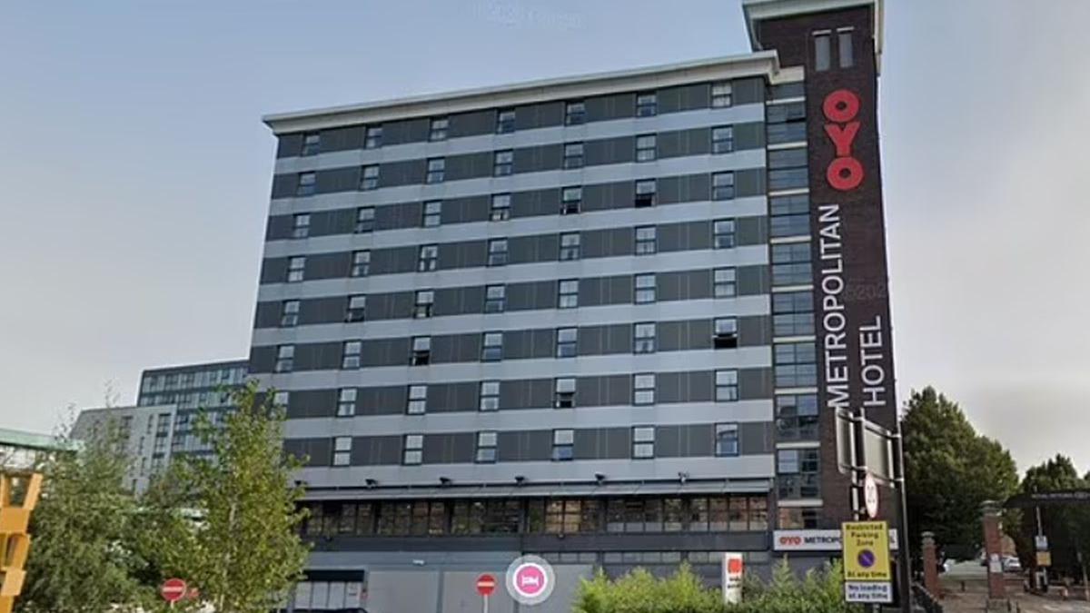 mohammed monib majeedi drama copil mort afganistan hotel sheffield fereastra