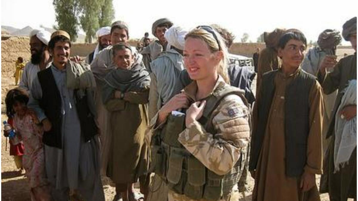 ofiter informatii salveaza viata traducator afgan