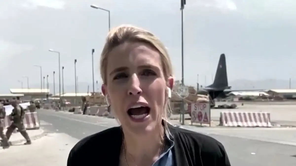 echipa de filmare a cnn din afganistan a fost agresata de talibani in drumul spre aeroport clarissa