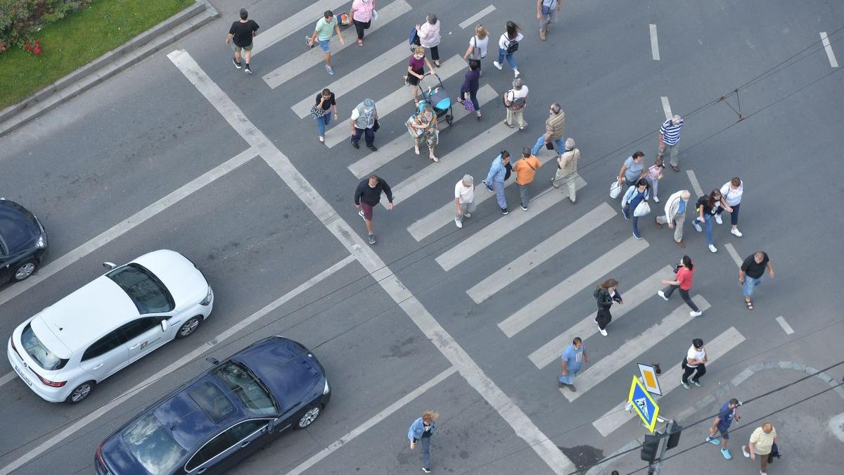 barbat aruncat aer lovit masina trecere pietoni slatina