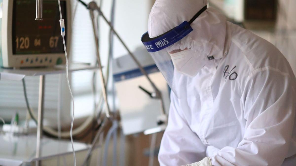 barbat refuzat internat sectia covid a murit curte spital radauti