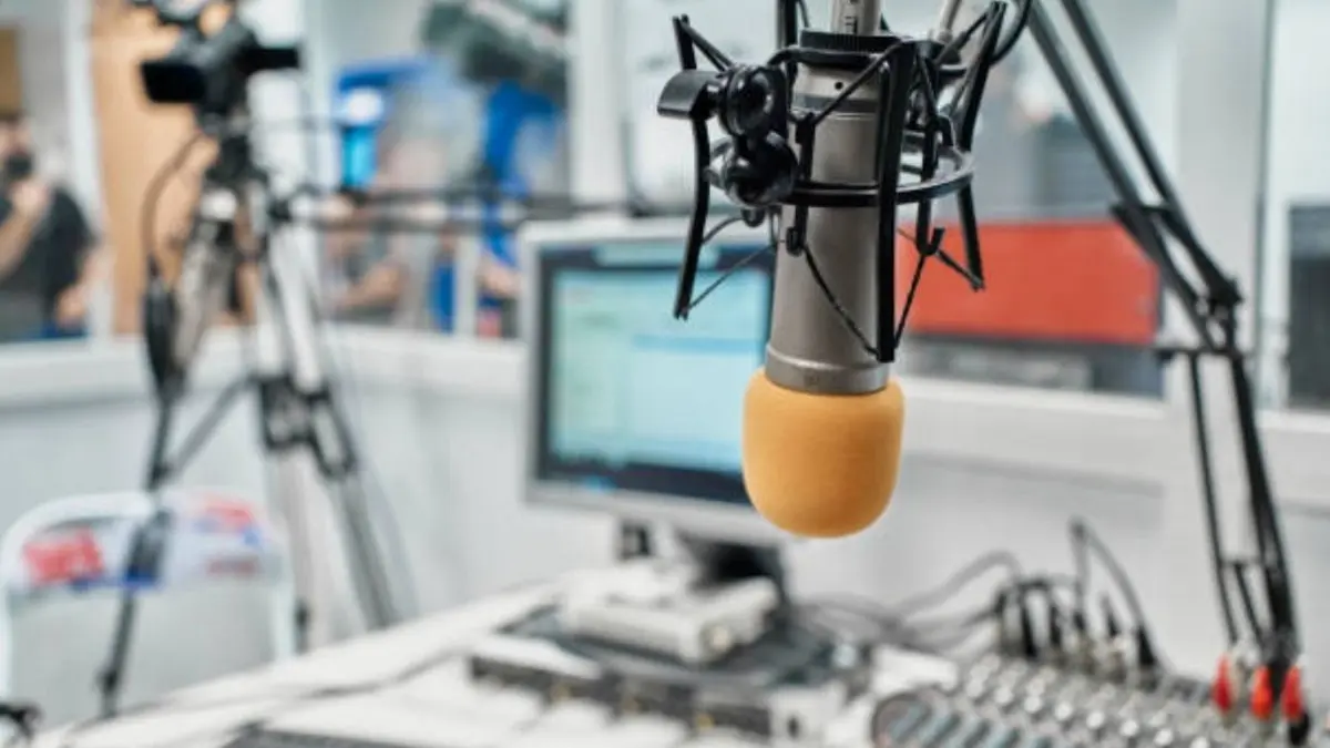 un important prezentator de radio antivaccinist a murit din cauza covid 19 a regretat ca nu s a