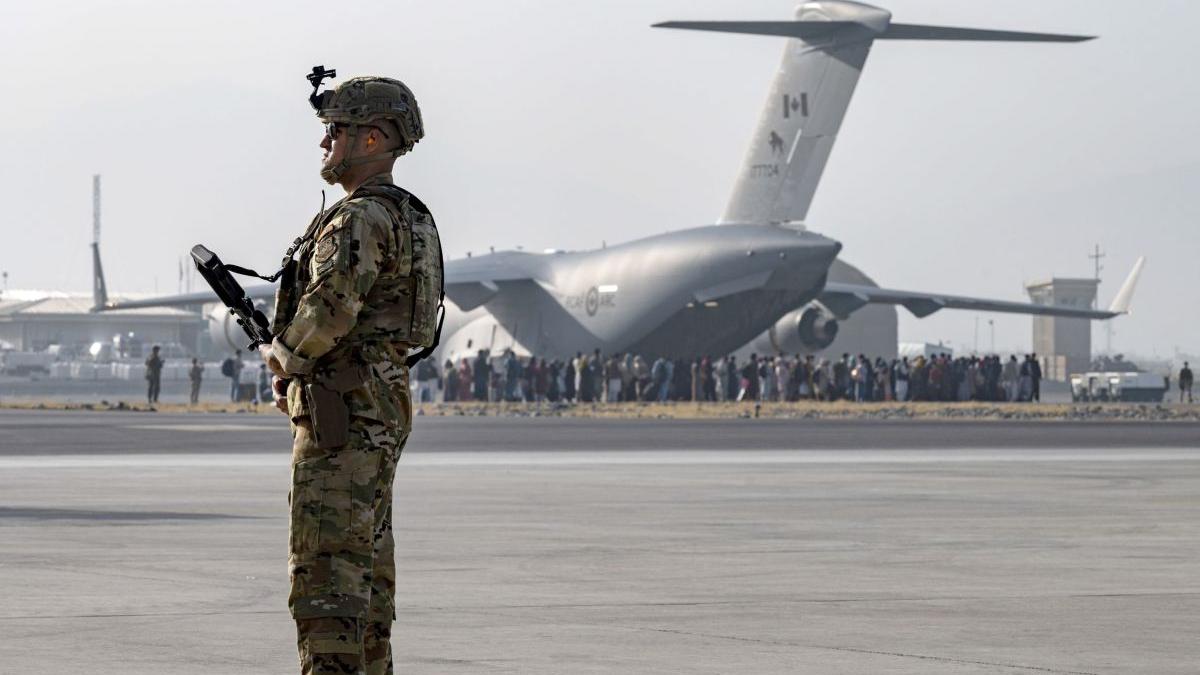 aeroport kabul schimb de focuri