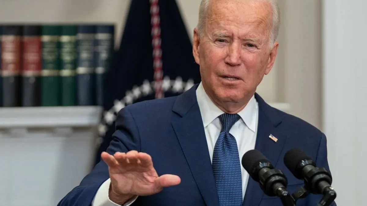 gradul de popularitate al lui biden a scazut la un nivel record printre americani inca dinaintea