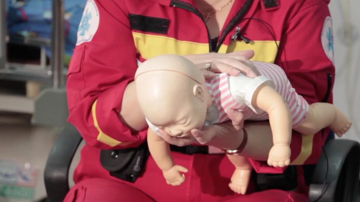 masuri prim ajutor inecam mancare manevra heimlich salva viata