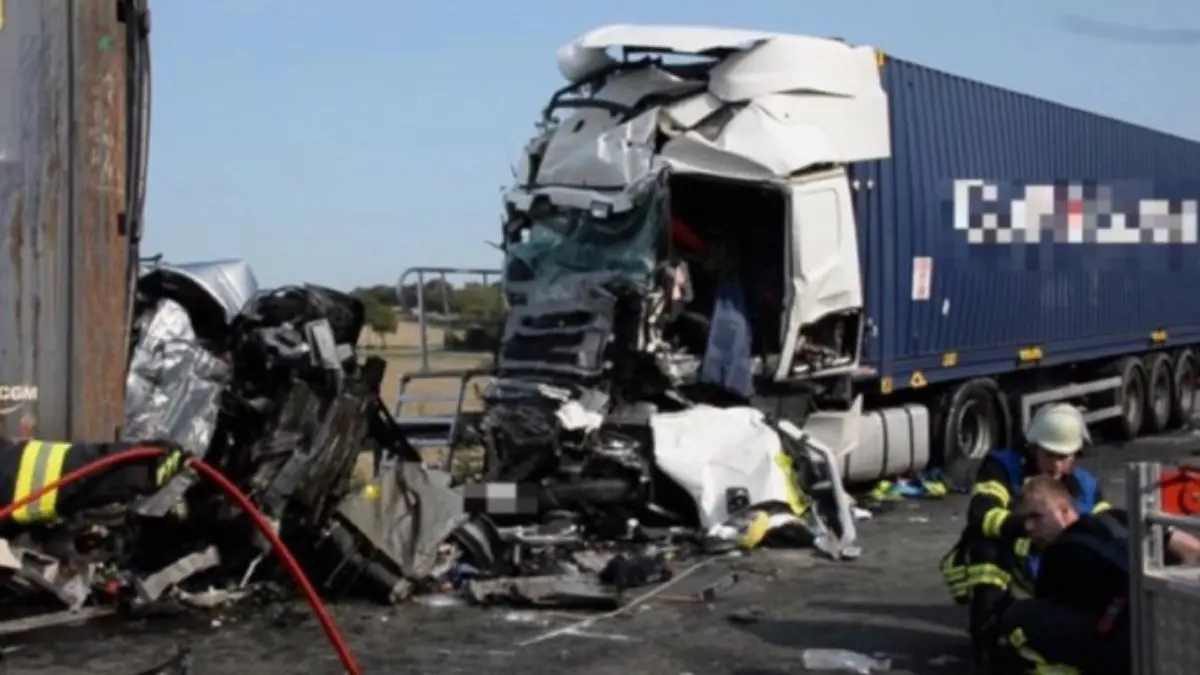 un roman trebuie sa raspunda pentru omucidere dupa un tragic accident in care doua tir uri au