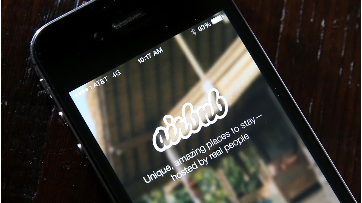 airbnb cazare gratuita refugiati afgani