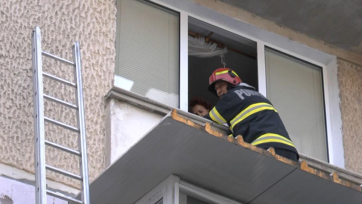 batrana piatra neamt interzis pompier intre in casa salvat blocata