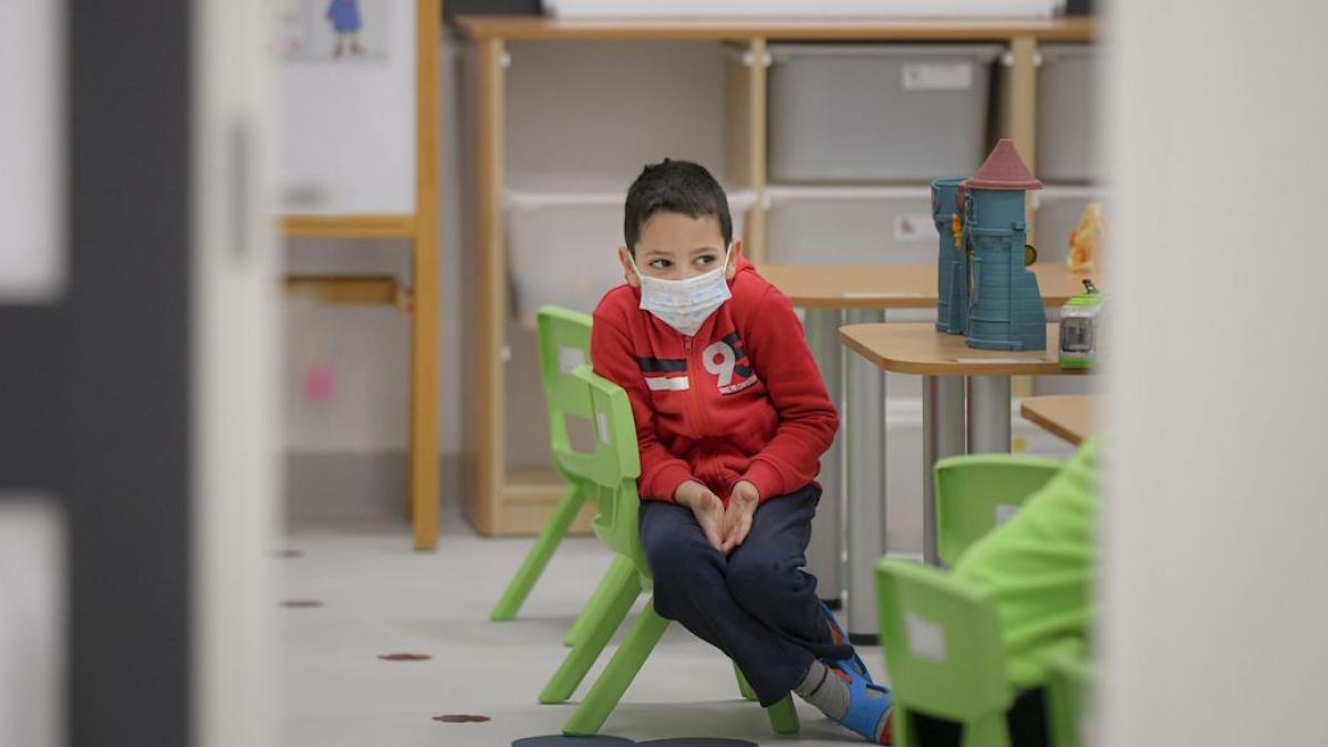 mastile textile interzise scoli universitati elevii studenti obligati