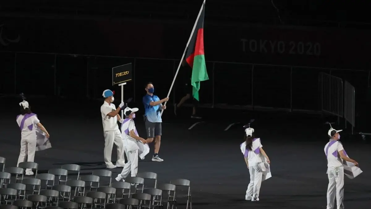 o gala plina de emotie in tokyo unde steagul afganistanului a fost purtat la ceremonia de