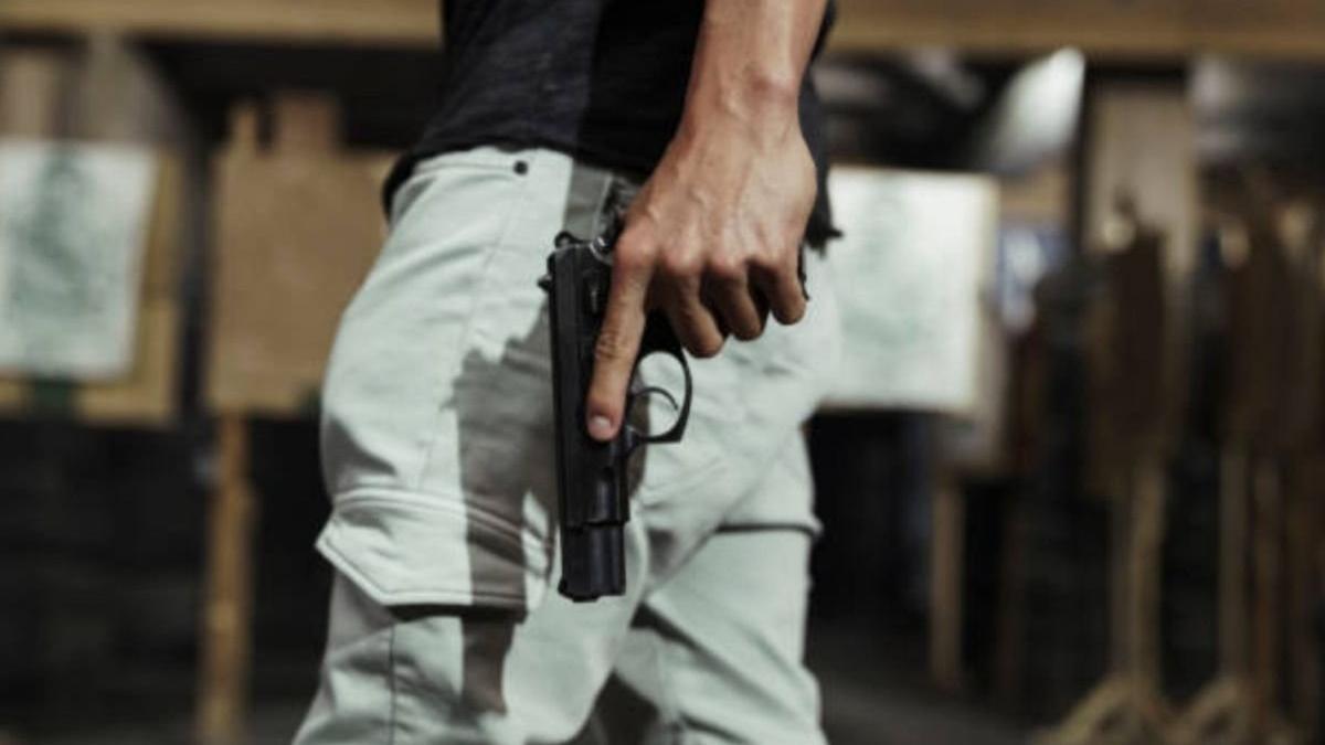 o intreaga familie a fost impuscata de un criminal deoarece i au transmis covid acestuia un copil a