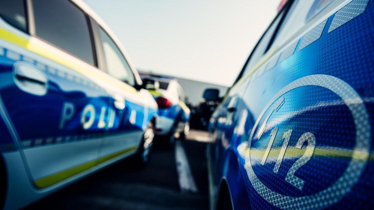 tanar evadat sediul politiei geamul toaletei arest preventiv