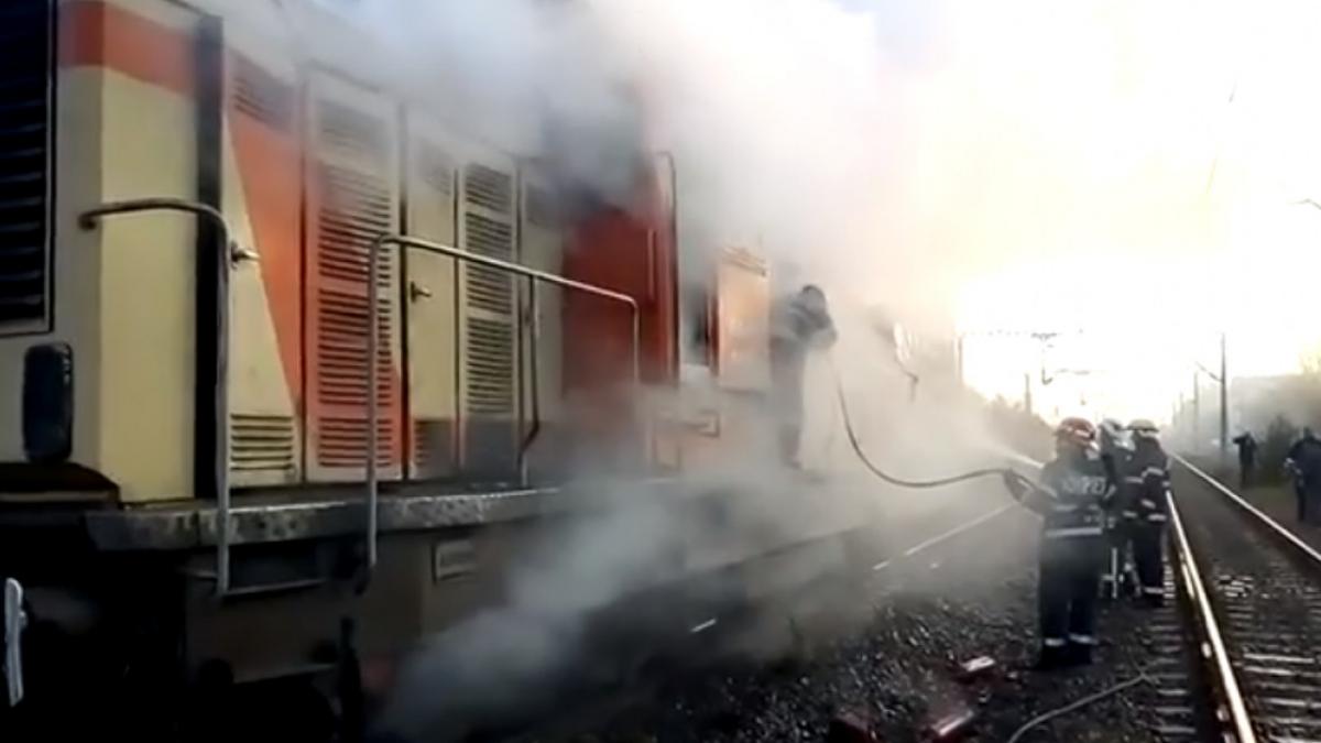 locomotiva tren foc gara titu dambovita