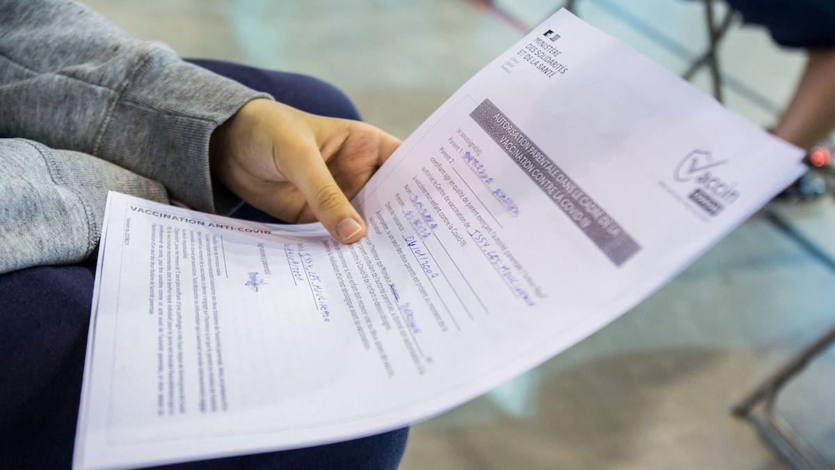 oameni certificate vaccinare false stare grava spital covid