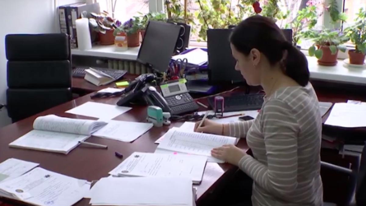 bugetarii mai bine platiti cu 2000 de lei in medie fata de angajatii de la privat