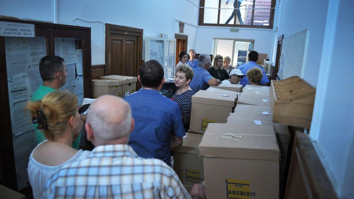 bugetarii posibil obligati vaccin testare covid masura ceausescu