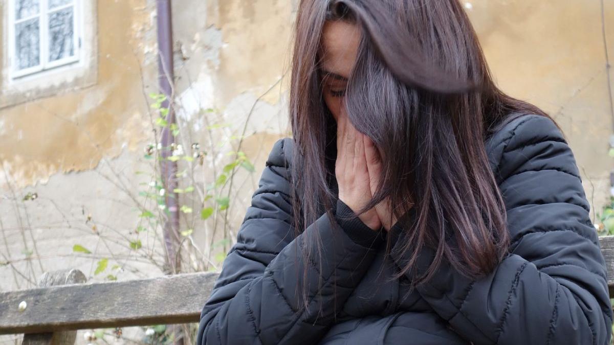 fata oradea ochii lacrimi banca oras drama moartea mamei